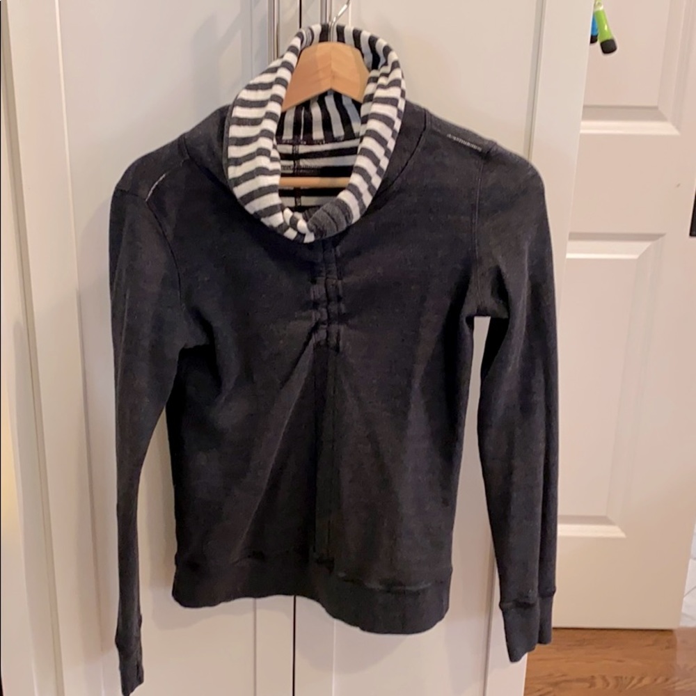Lululemon reversible turtleneck